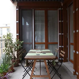  Appartamento Terrace Close To Metro Station Italia